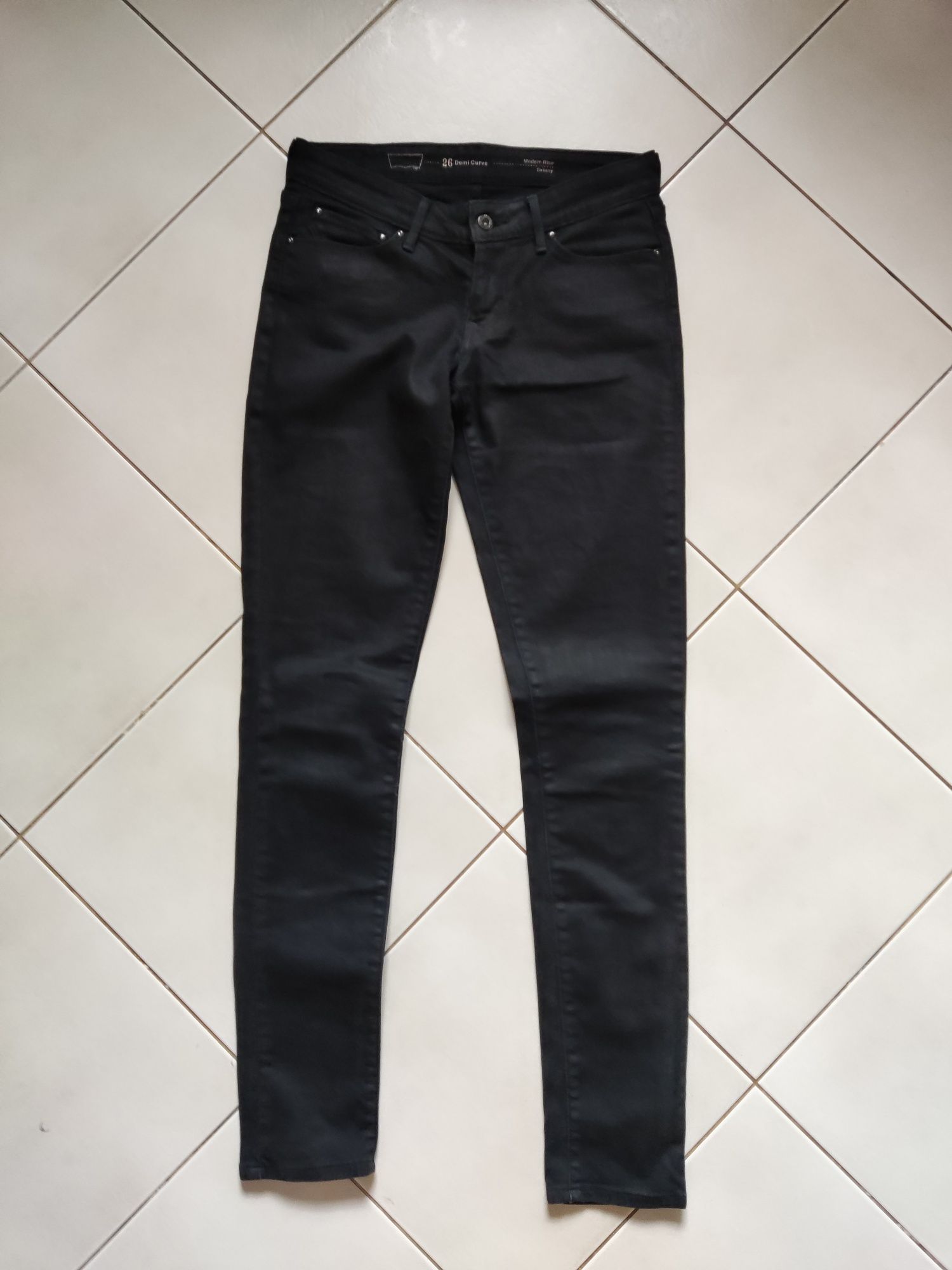 Spodnie jeansowe damskie firmy Levis W26L34