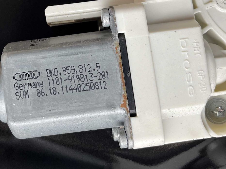 drzwi komplet  tylne lewe  audi a4 b 8 2011r sedan