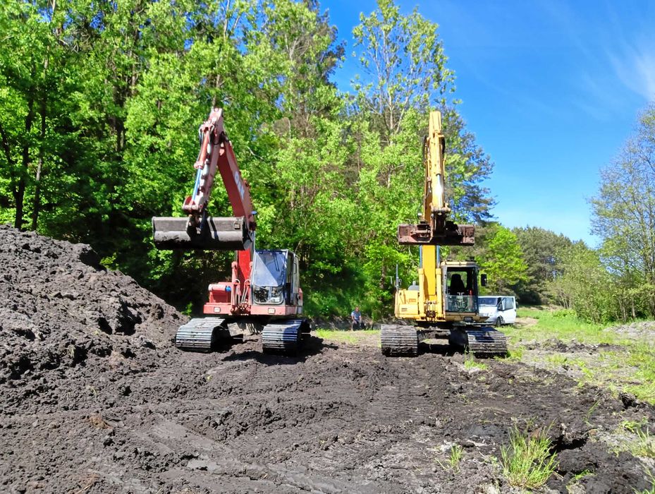 Stawy melioracje wykopy wyburzenia wynajem koparki
