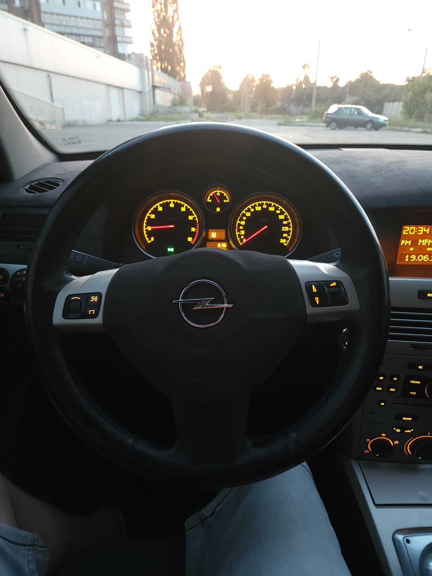 Opel Astra H 1.6 Автомат