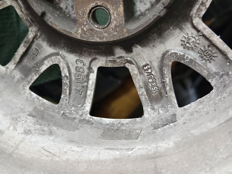 Alufelgi 15 4x114,3 z oponami zimowymi Dębica Frigo   195/65/r15
