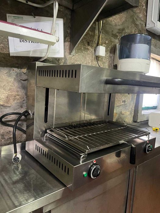 Tostadeira e Grill ajustável altura