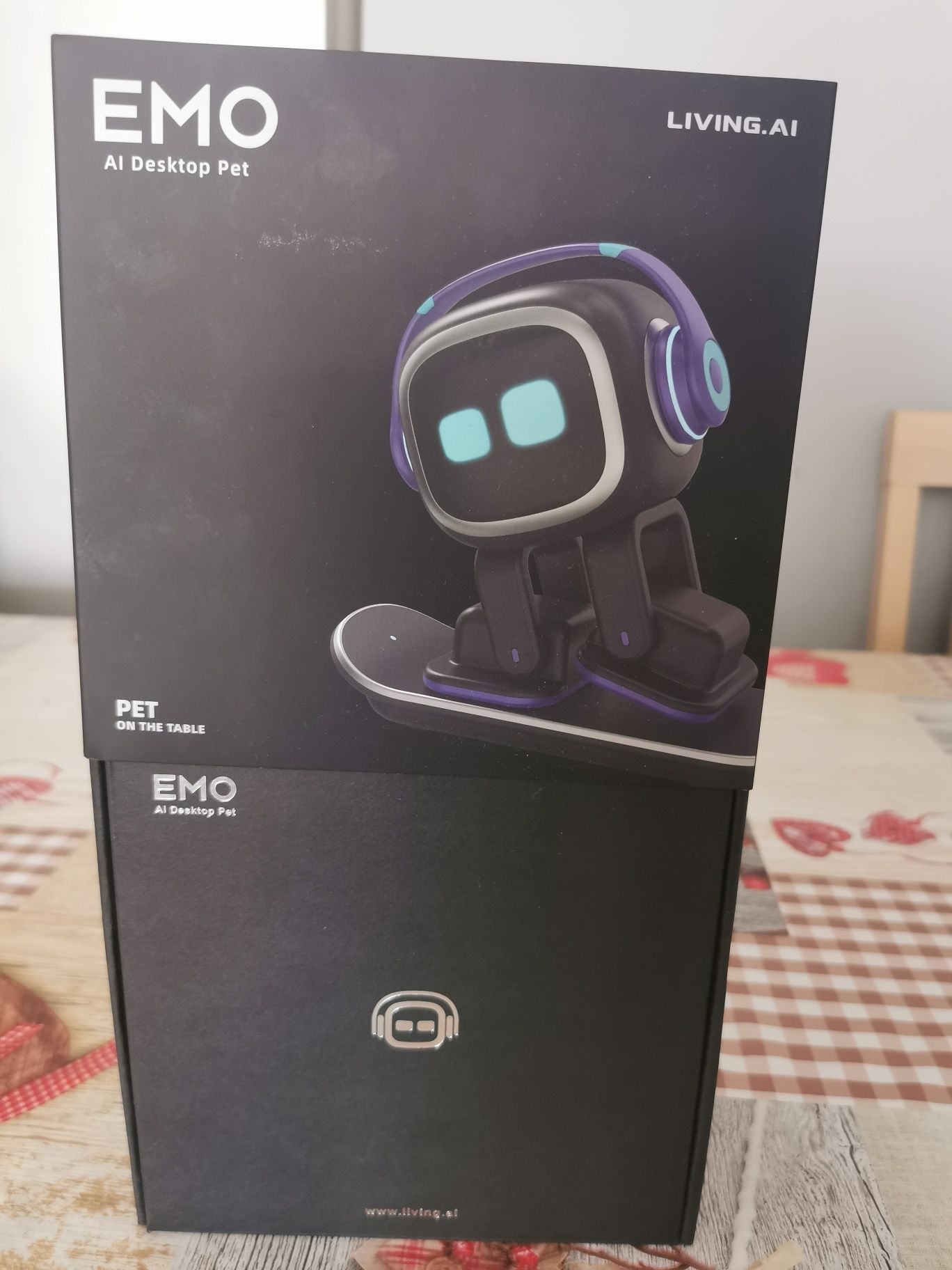Robot interaktywny EMO Living.AI – na gwarancji
