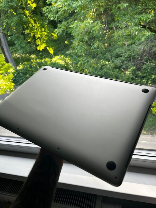 MacBook Pro 15 TouchBar (2019) | Core i7 + Radeon Pro | 16/256 gb