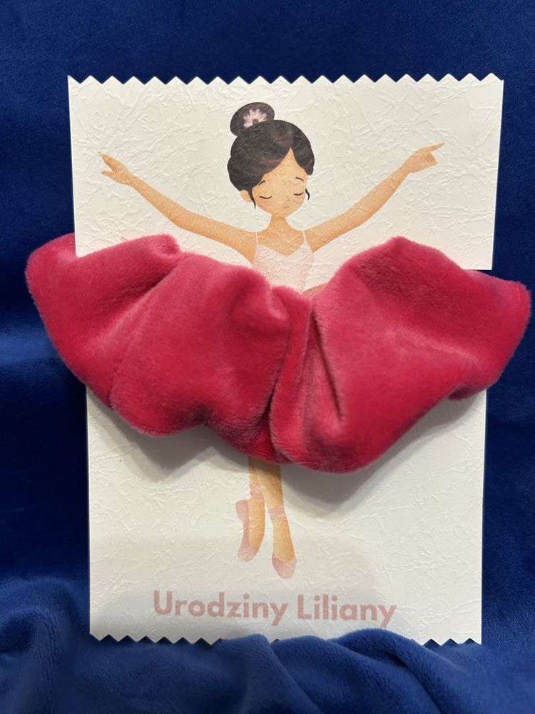 Urocze gumki do włosów scrunchies