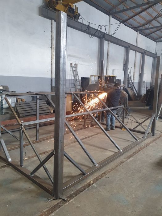 Зварювальні роботи. Виробництво, монтаж і демонтаж металоконструкцій.