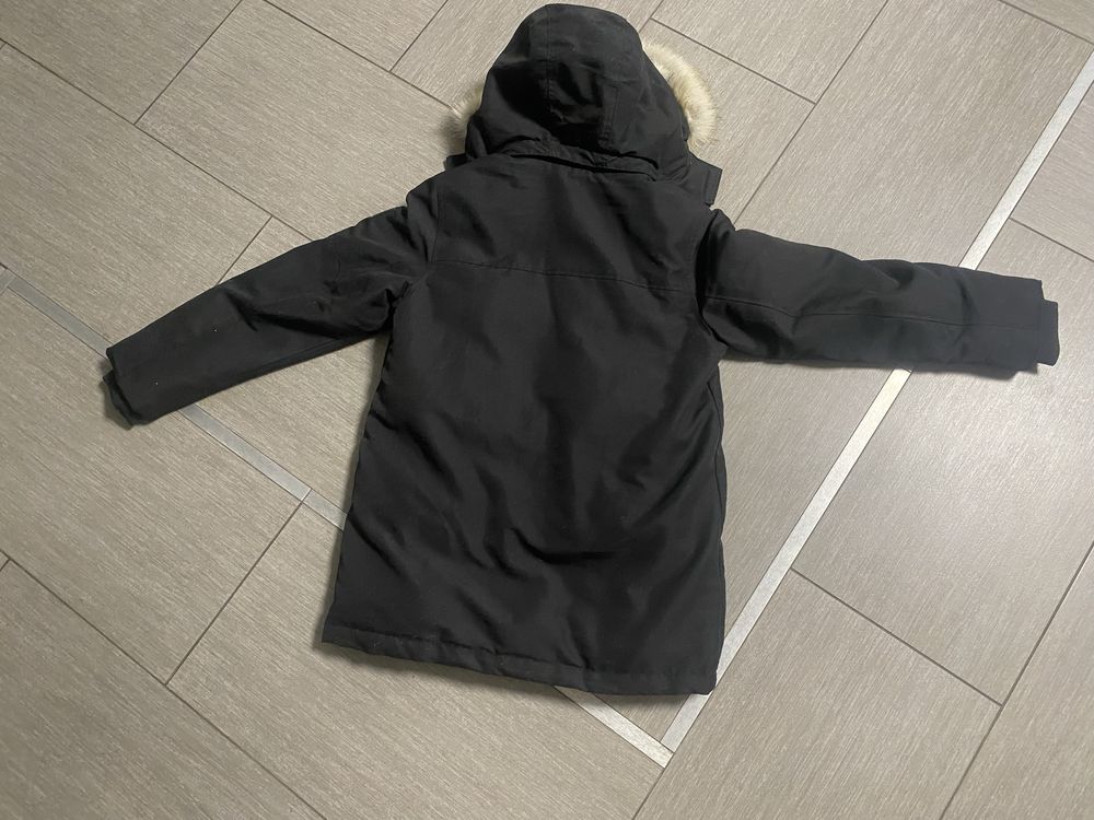 Продам куртку Tommy Hilfiger б/у в гарному стані розмір 152см