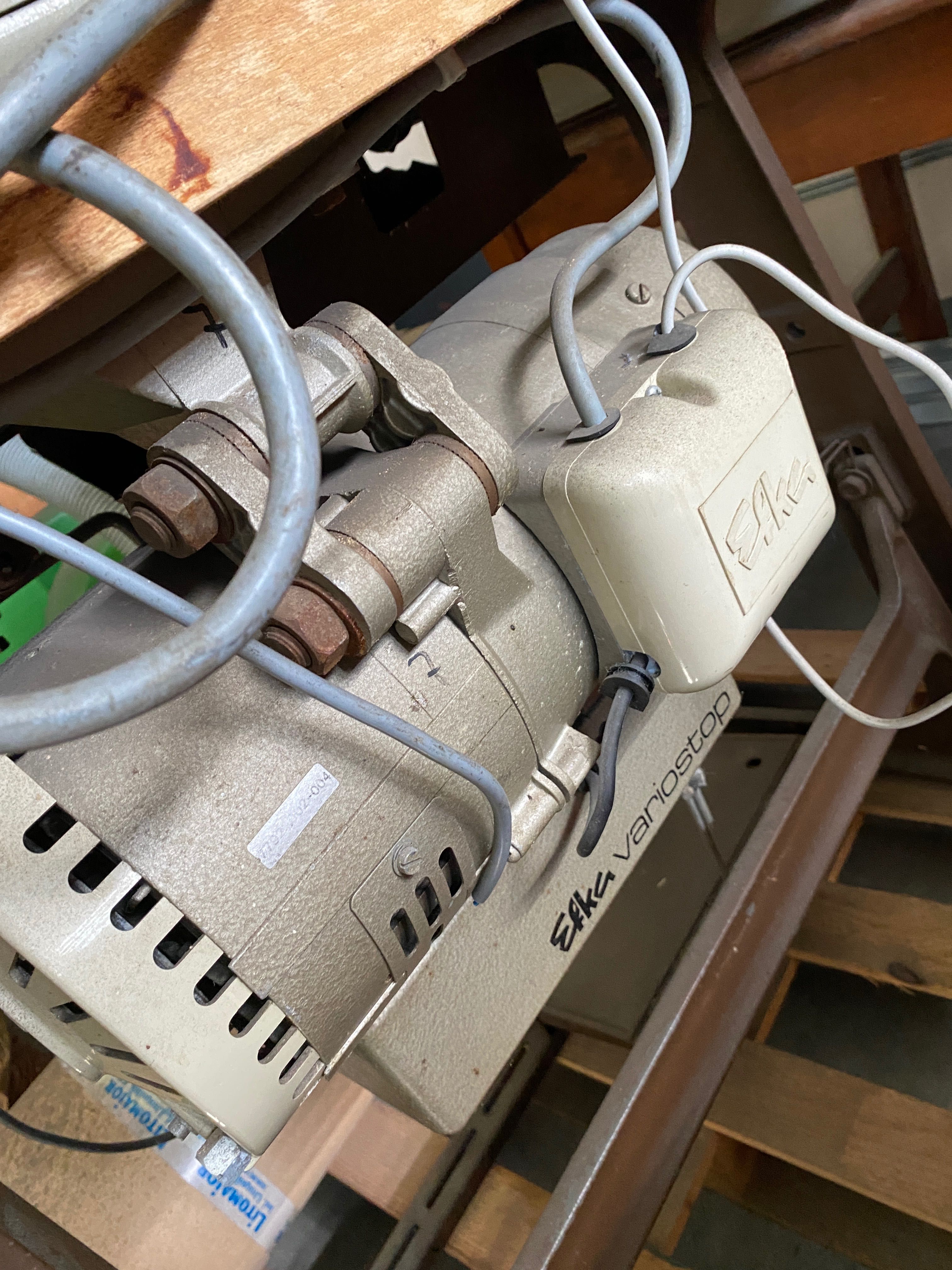 Maquina de costura 2 agulhas PFAFF