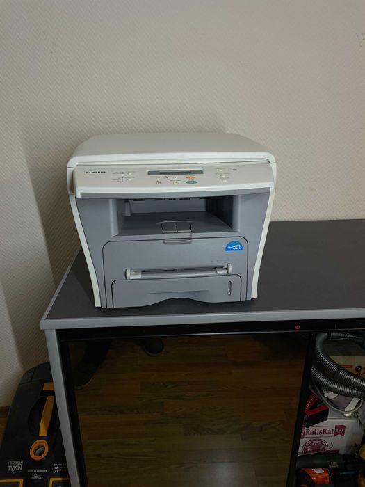 Продам лазерний МФУ SAMSUNG SCX-4016 працює на Windows11