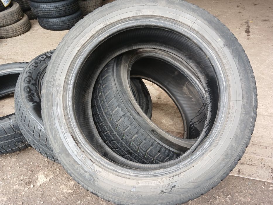Шины зима  235.55R19