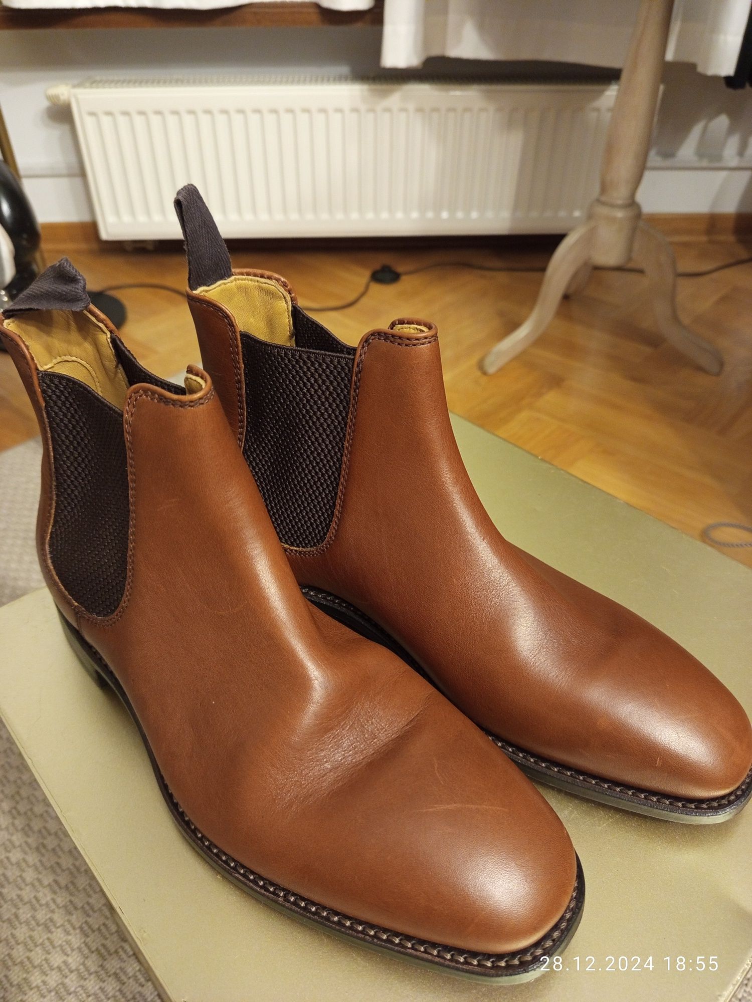 Eleganckie sztyblety męskie Charles Tyrwhitt roz. 8