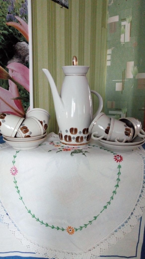Чайник электро,Чайники для заварки чая,соусник,блюда на лето.,ваза.