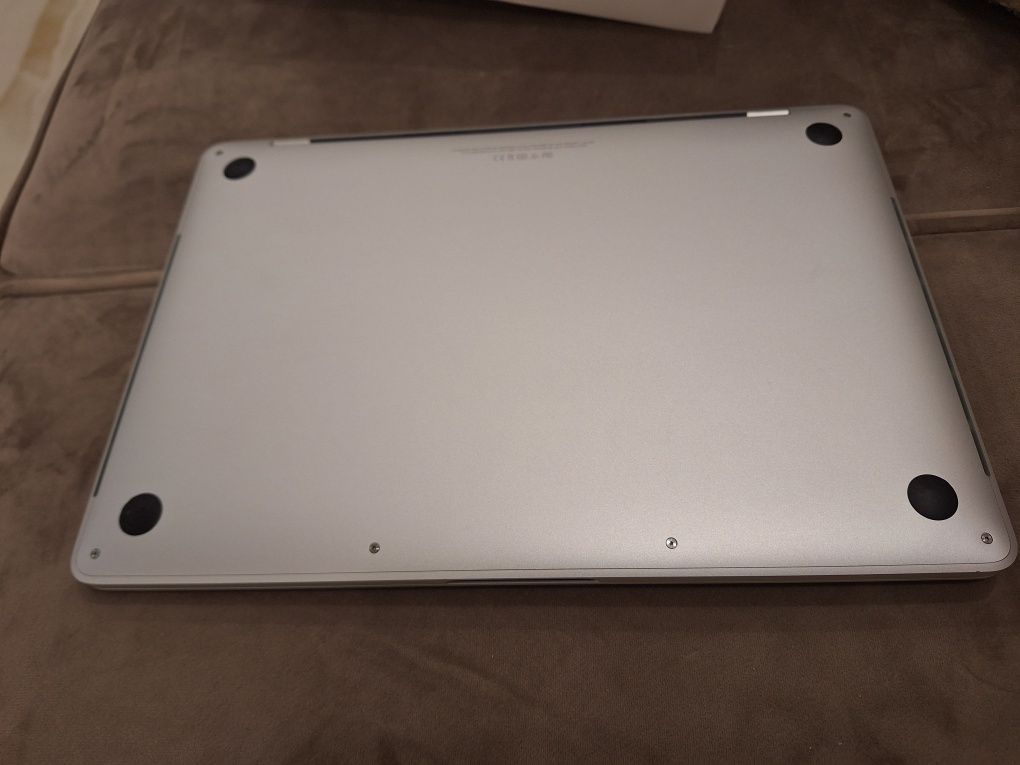 Ідеальний.MacBook Pro 13" Quad Core i5/16/500