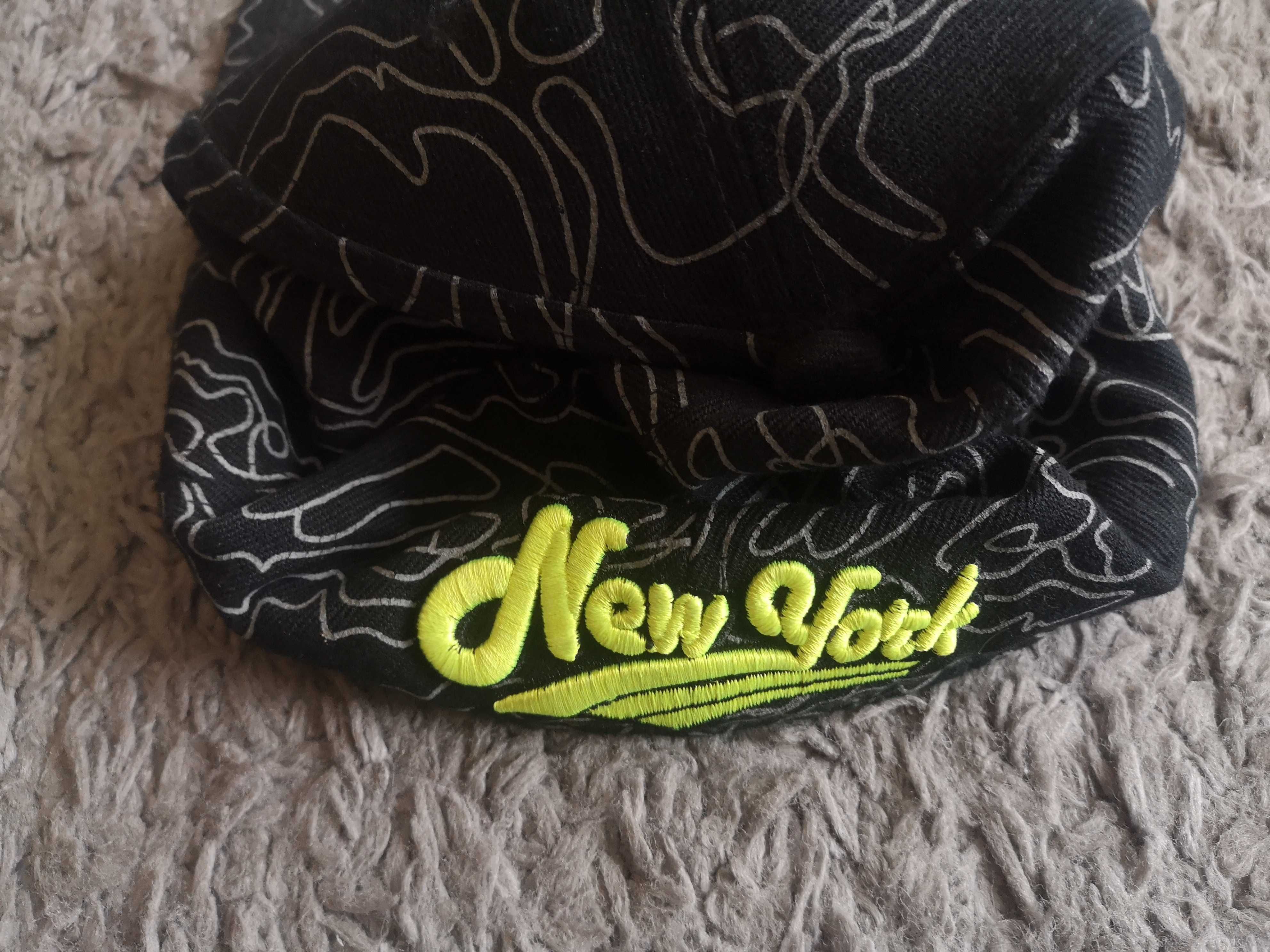 Używana czapka z daszkiem NY rozmiar 56cm