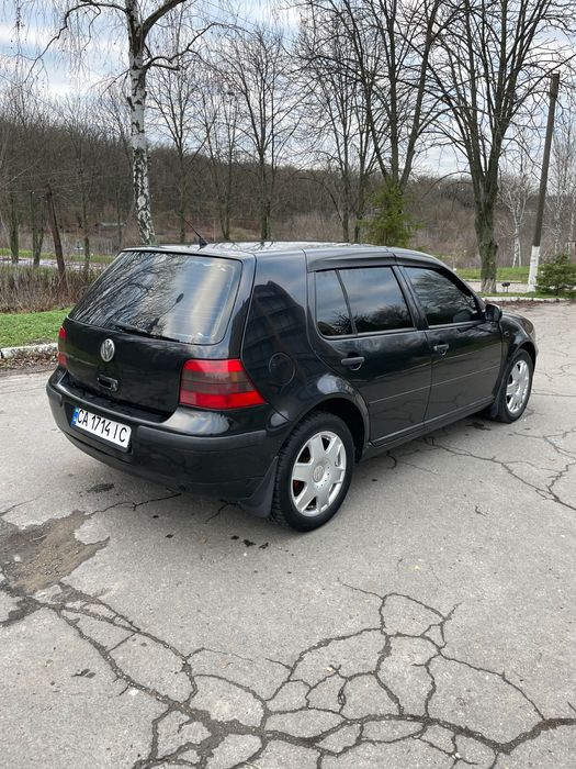 Продам гольф 4 1.8