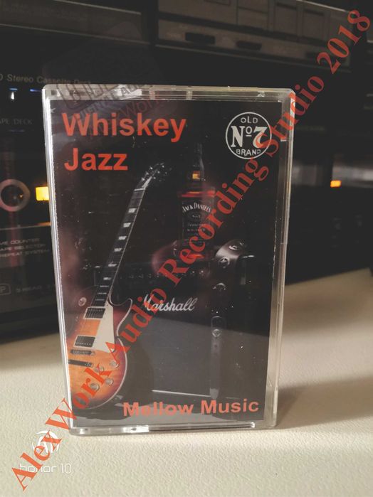 Аудиокассеты: Pink Floyd, Enigma, Whiskey Jazz, Madonna, Disco 80-90's