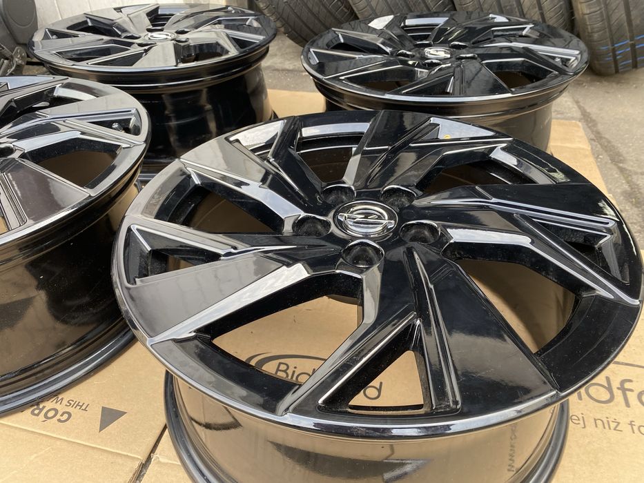 Nowe oryginalne felgi aluminiowe demo 7.5J17 ET44  Opel 5x108/65.1