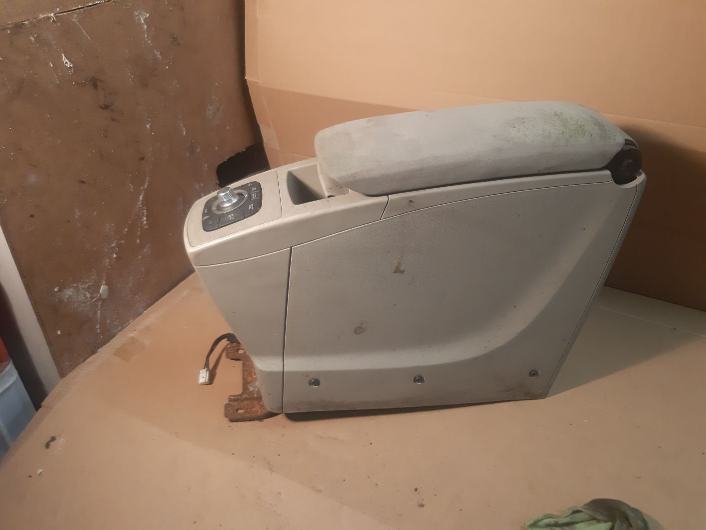 Renault Scenic 3 podłokietnik panel sterowania tunel środkowy