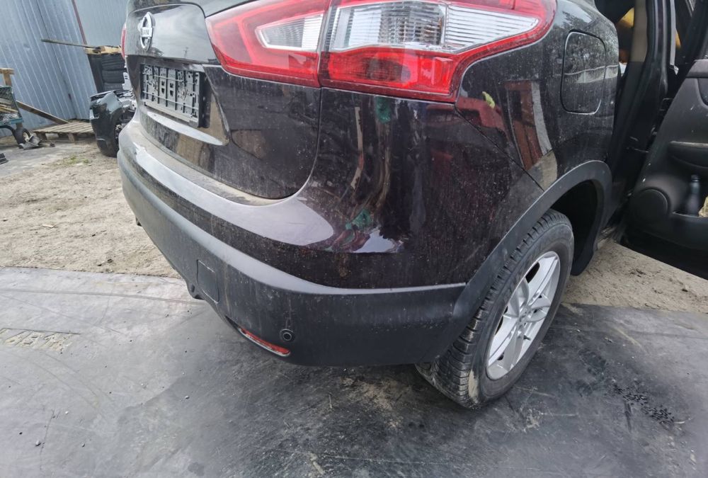 Двері зад nissan rogue sport