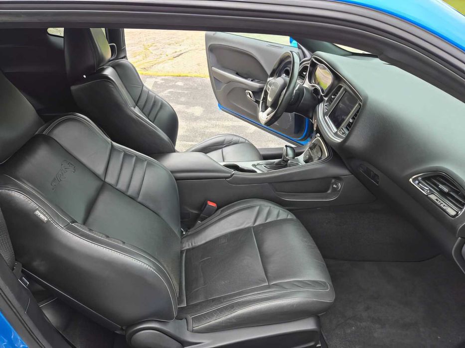 Dodge Challenger      2019