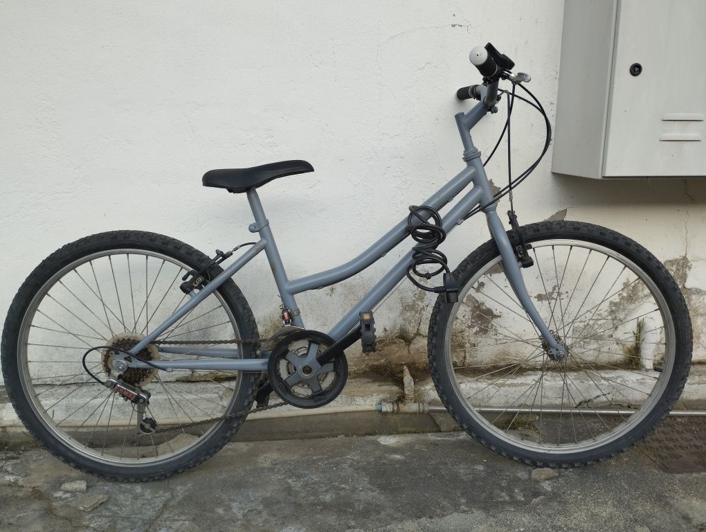 Bicicleta roda 24 (ACEITO TROCAS)