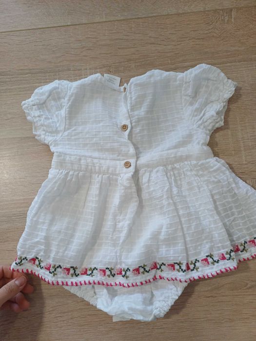 Боді святкове з вишивкою NEXT для дівчинки 74