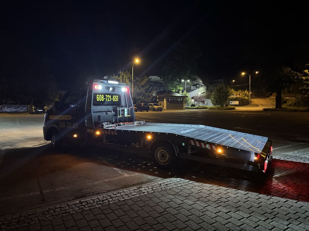 Pomoc drogowa 24h / Laweta / Transport pojazdów / Holowanie