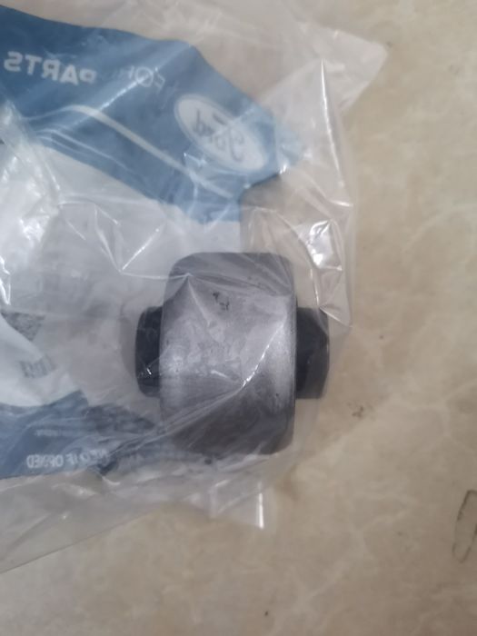 Сайлентблоки переднего рычага Ford Fusion USA/Lincoln MKZ 13-20