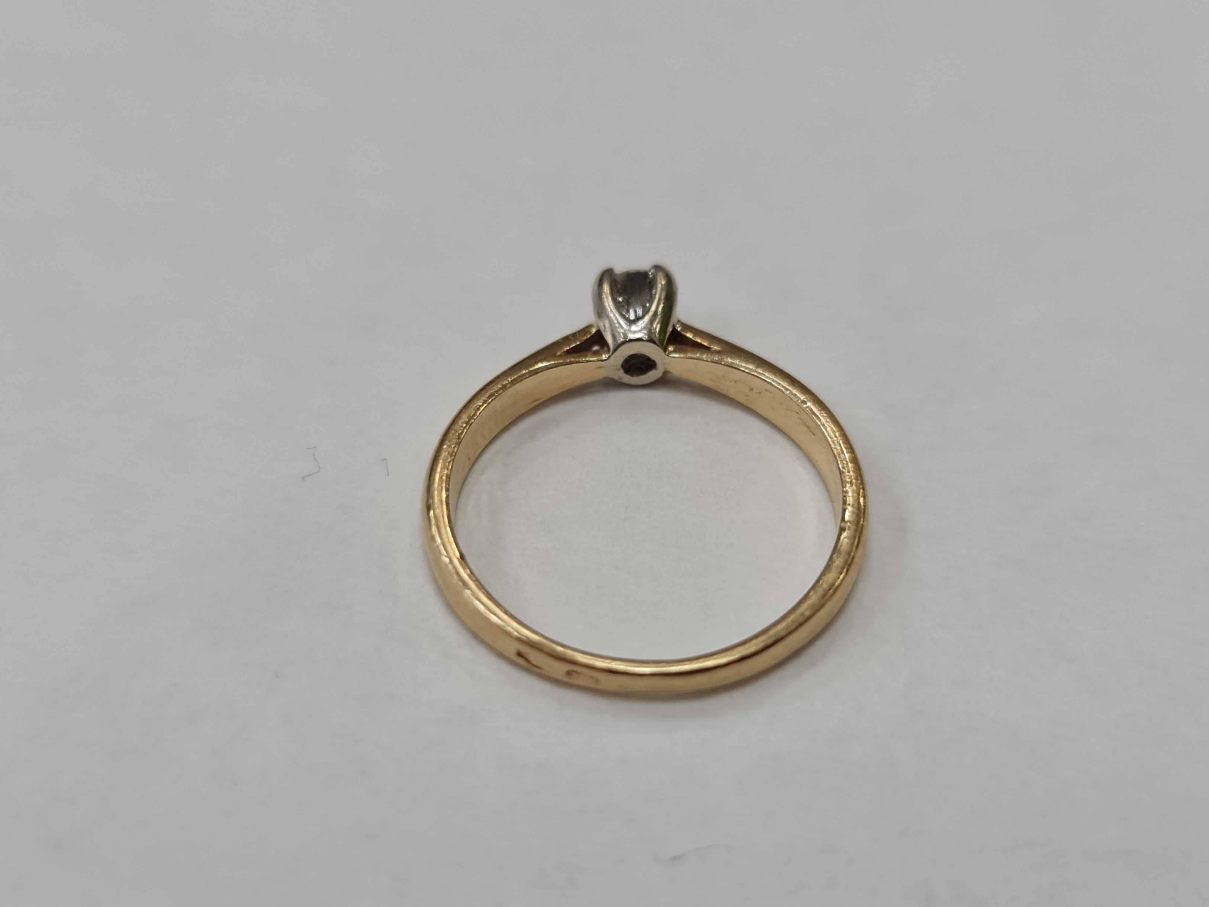 Złoty pierścionek/ 585/ 1.85 gram/ R9/ DIA 0.10 CT/ Brylant