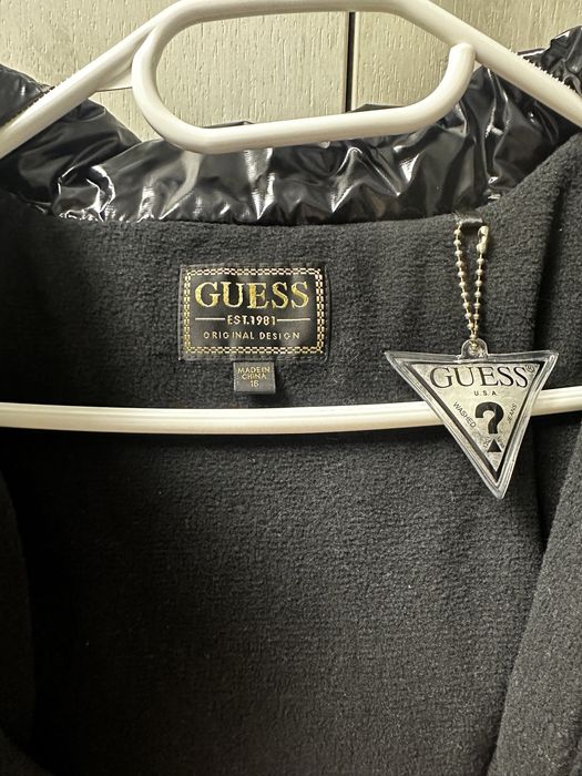 Пуховик для дівчинки Guees