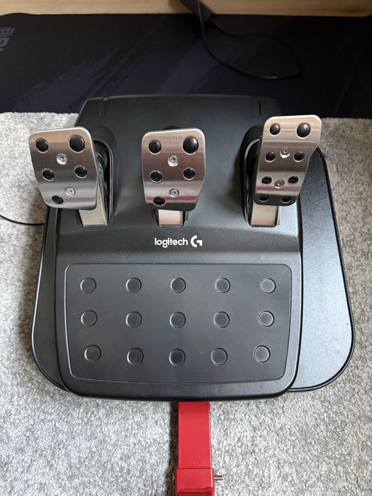 G29 com pedais e manete mudanças