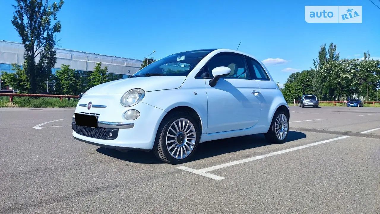 Економний Fiat 500 фиат 2011 року, дизель, шкіра, панорама