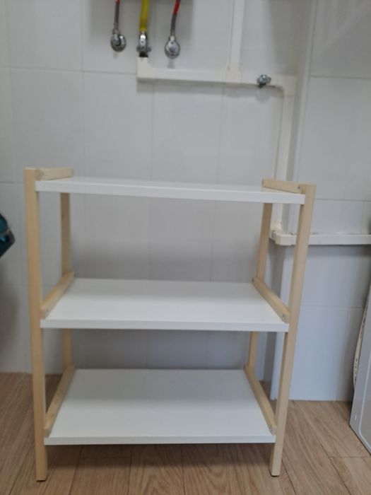 Estante aberta IKEA EKENABBEN – excelente estado