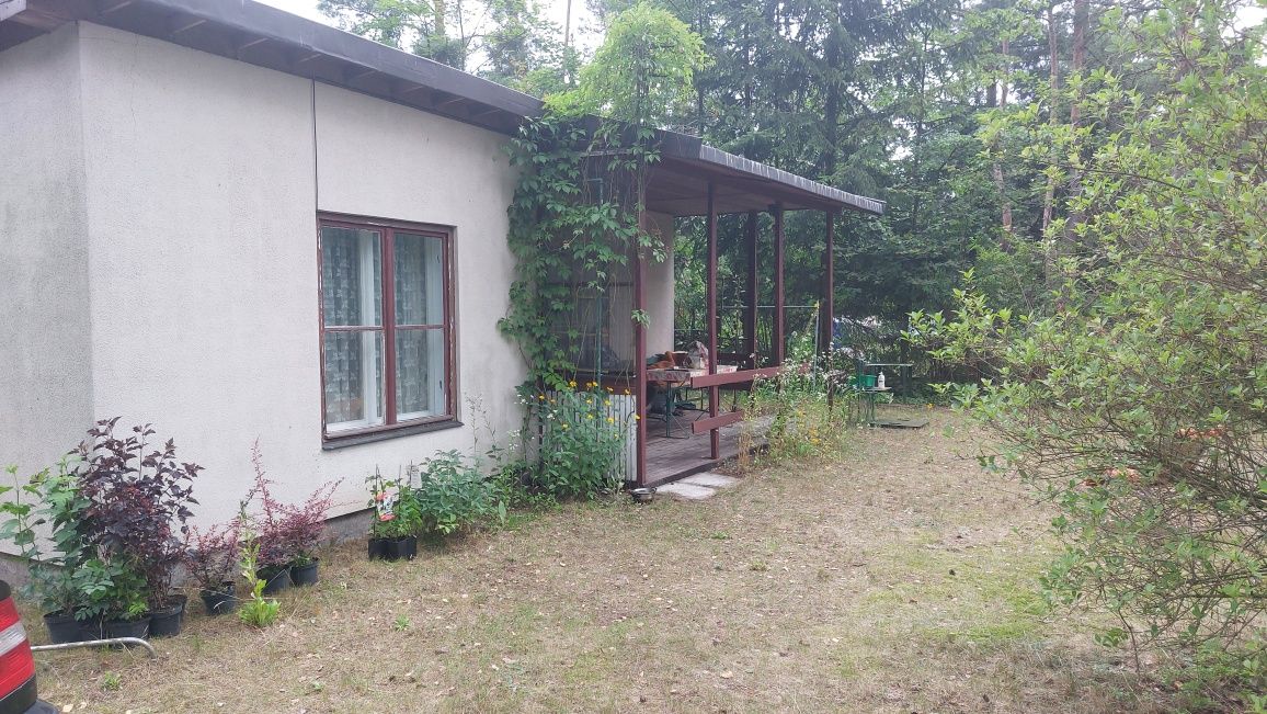 Sprzedam działkę z domkiem rekreacyjnym