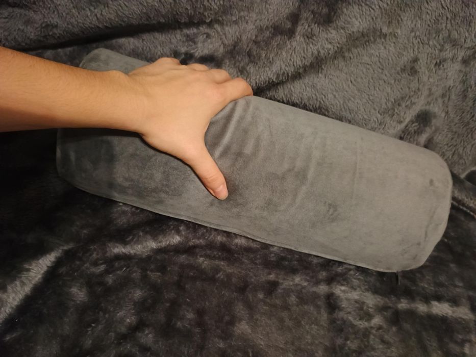 Poduszka pod głowę wałek