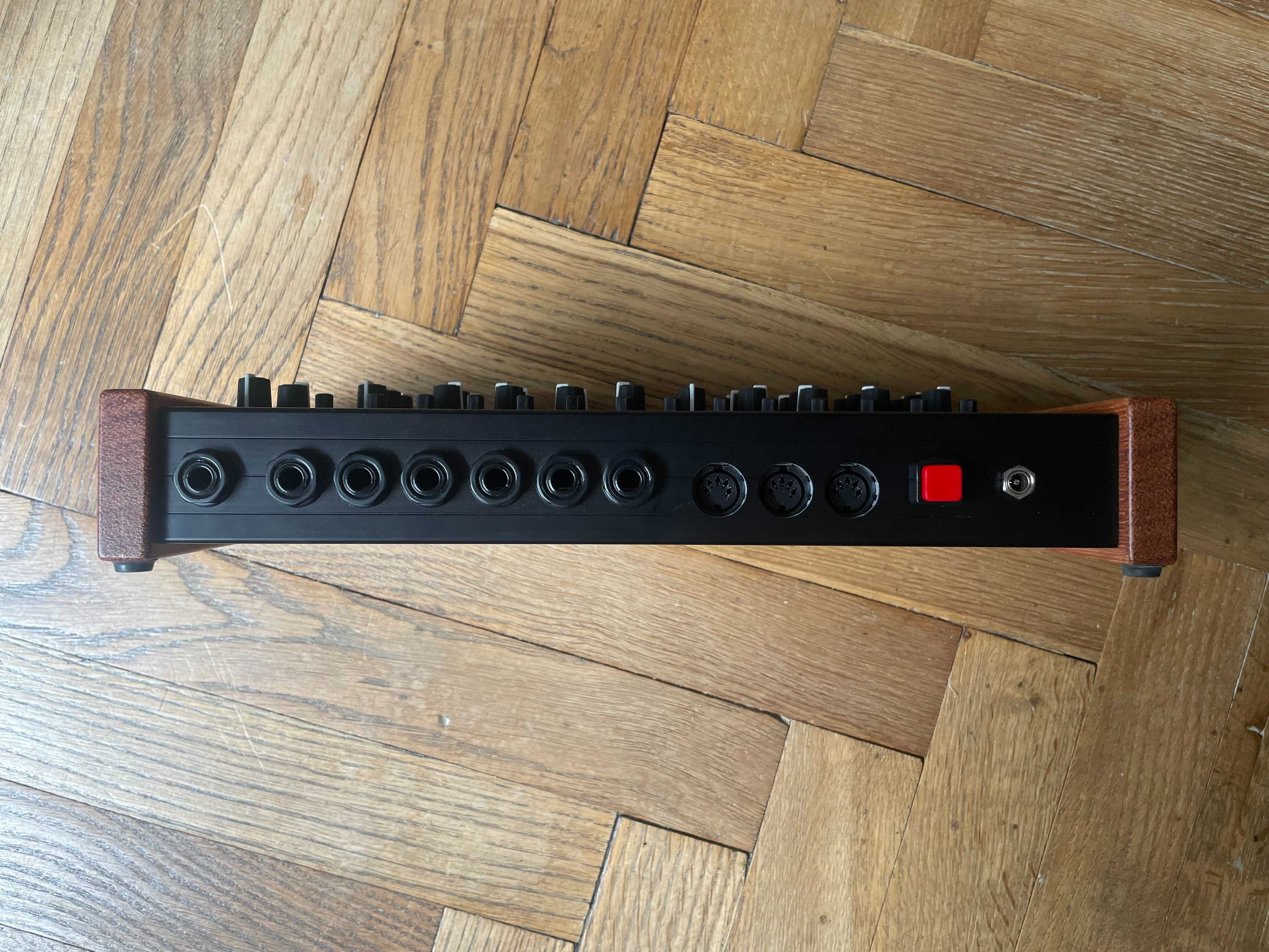 MFB Tanzbar analogowa maszyna perkusyjna stan mint