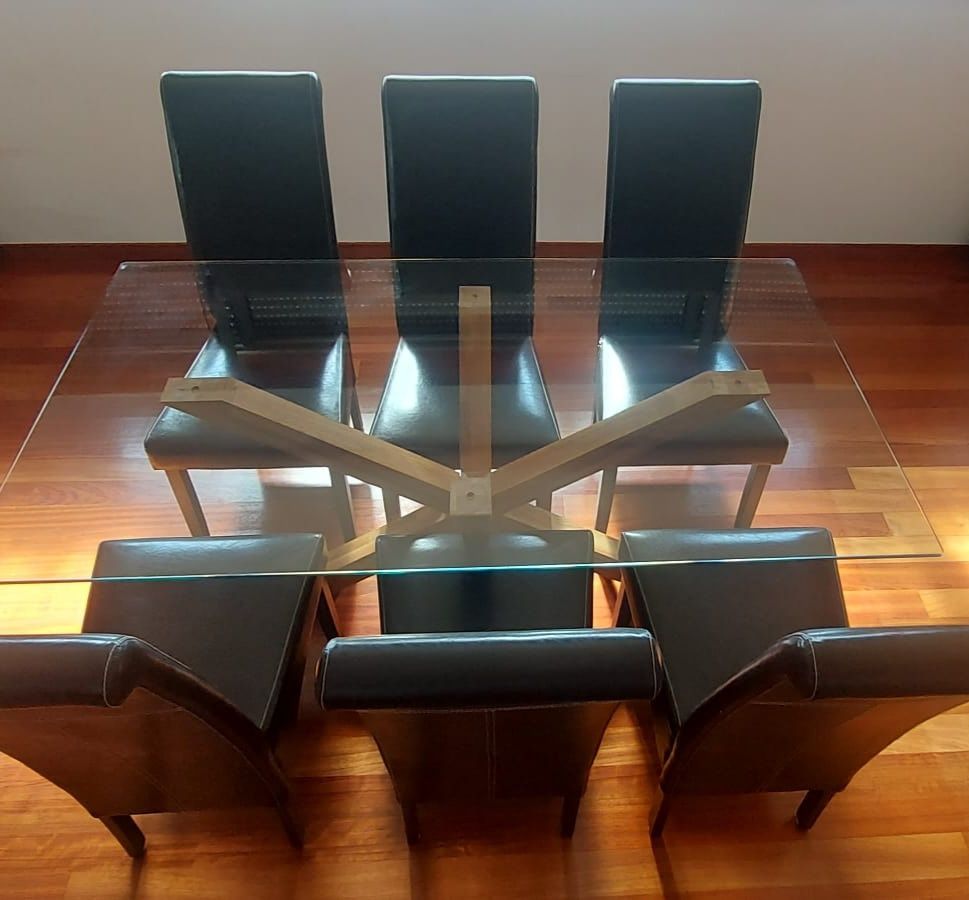 Conjunto Mesa + 6 cadeiras