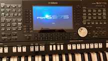 Keyboard Yamaha PSR-s975.