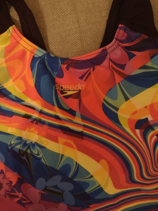 Speedo strój kąpielowy jednoczęściowy 9-10 lat