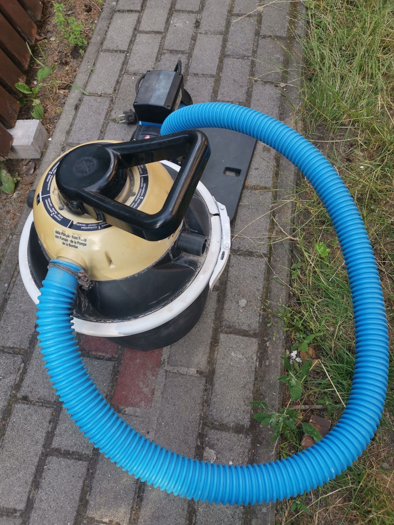 Filtr piaskowy z pompą do basenu , oczka wodnego duża wydajność .