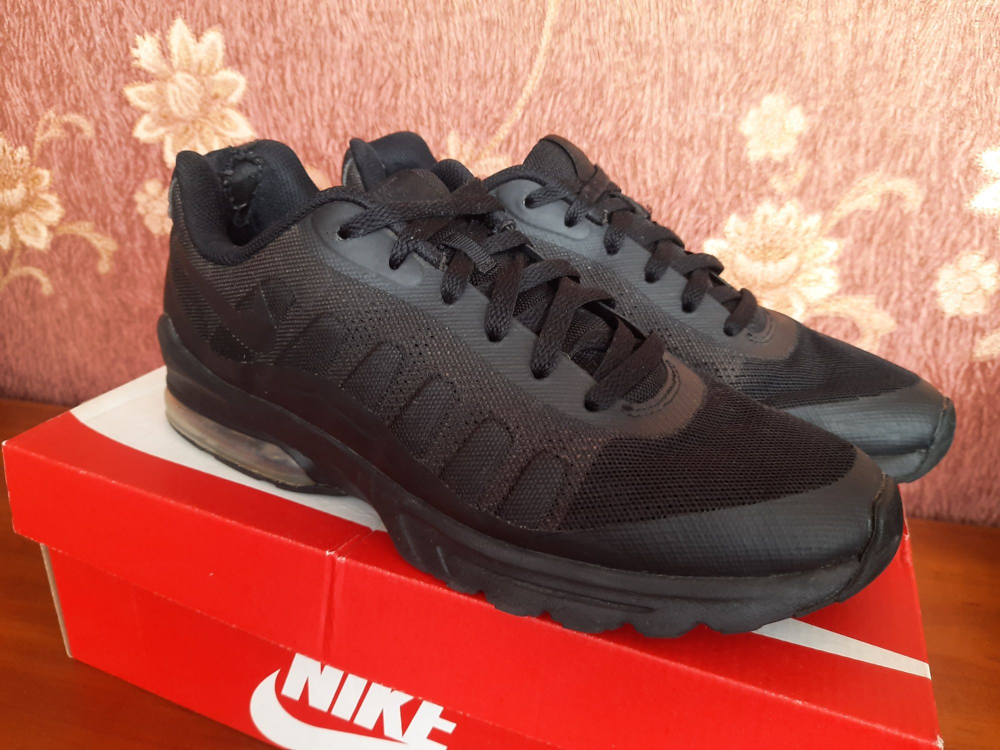 Кроссовки Nike Air Max Invigor, р.45