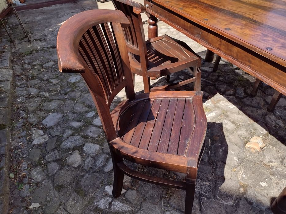 Stół kolonialny z 4 krzesłami