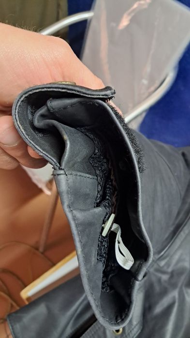 Продам кожаную женскую куртку