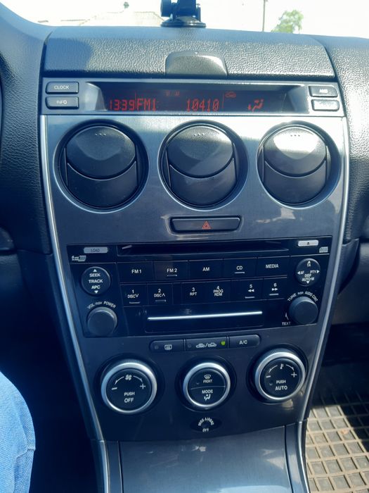 Автомобіль мазда