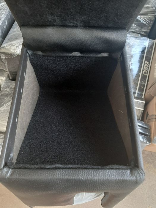 Подлокотник шкода а7