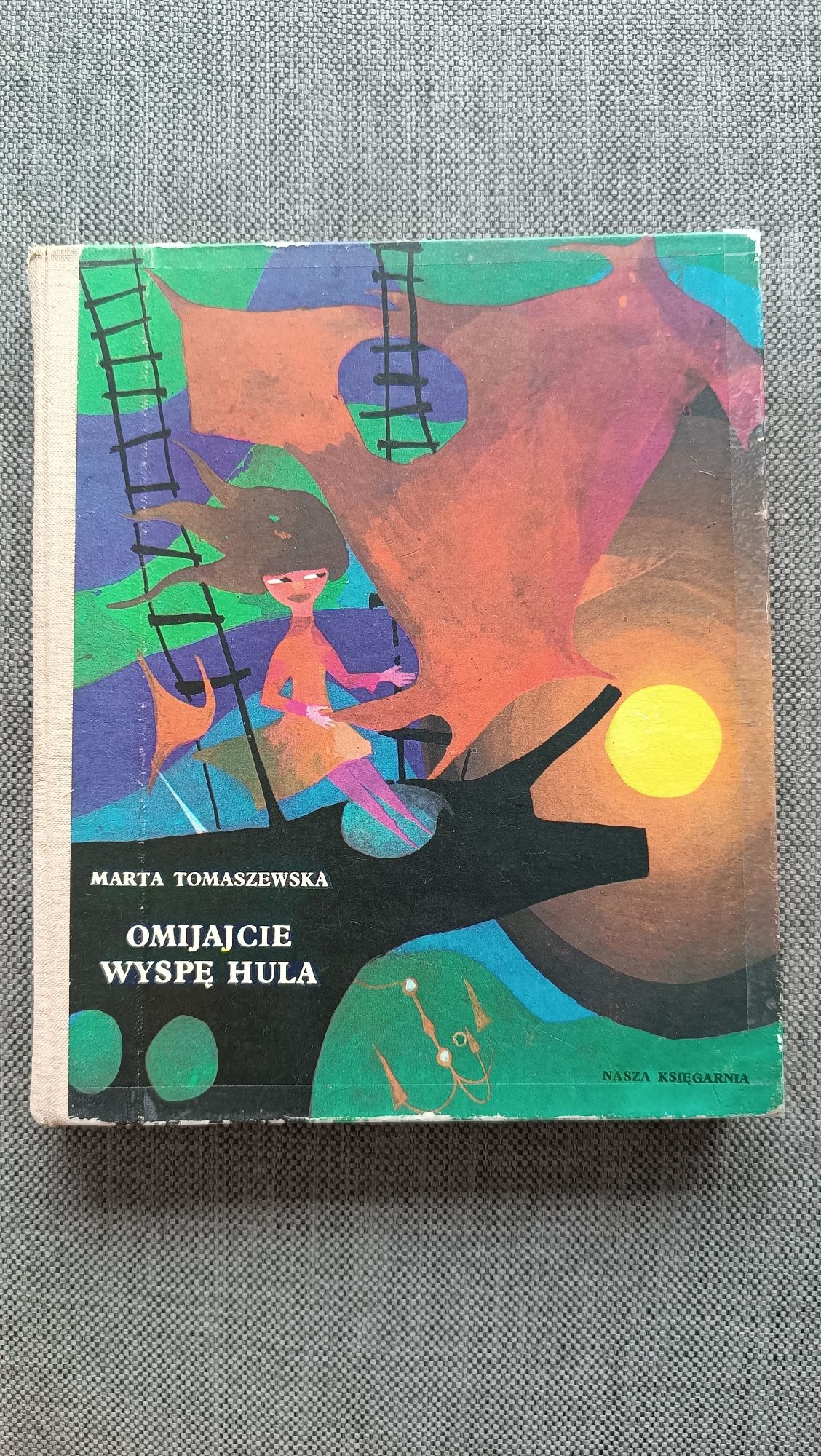 Marta Tomaszewska - Omijajcie Wyspę Hula