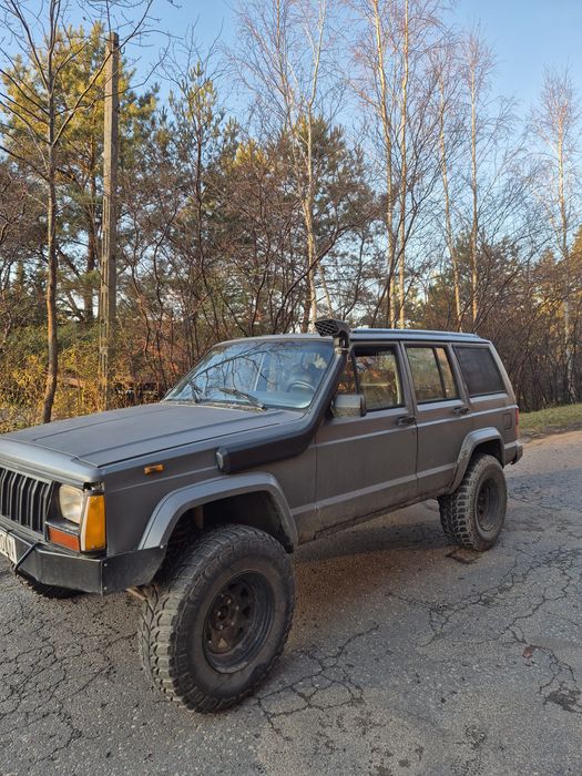 Jeep Xj 4,0 benzyna