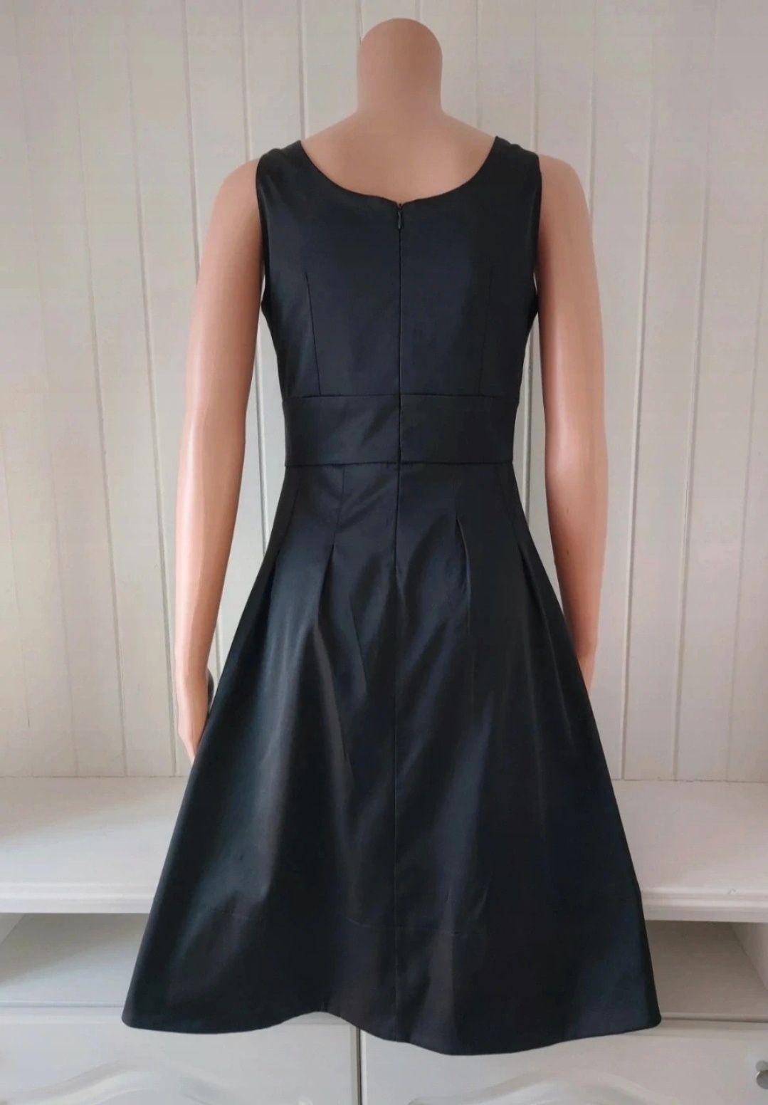 Czarna sukienka wieczorowa koktajlowa odcinana pod biustem Orsay S 36
