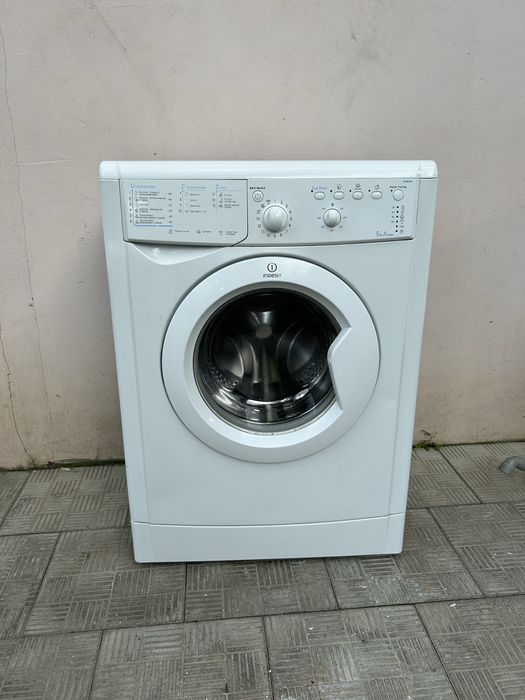 Стиральная машина Indesit на 5 кг IWSB5093.Гарантия!