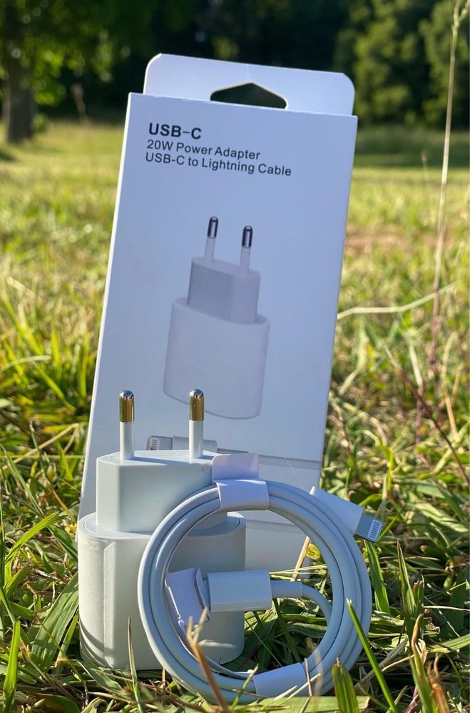 Carregador Fast Charger 20W + Cabo USB-C IPHONE *NOVOS*